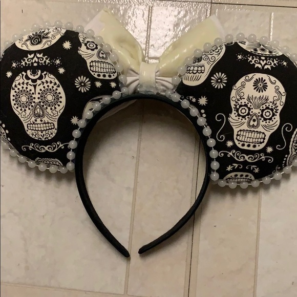 Sugar skull/ day of the dead Minnie Mouse Ears - Picture 3 of 3